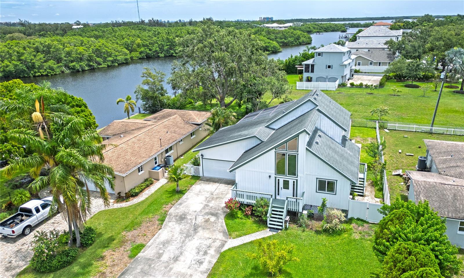 Details for 8759 Orient Way Ne, ST PETERSBURG, FL 33702