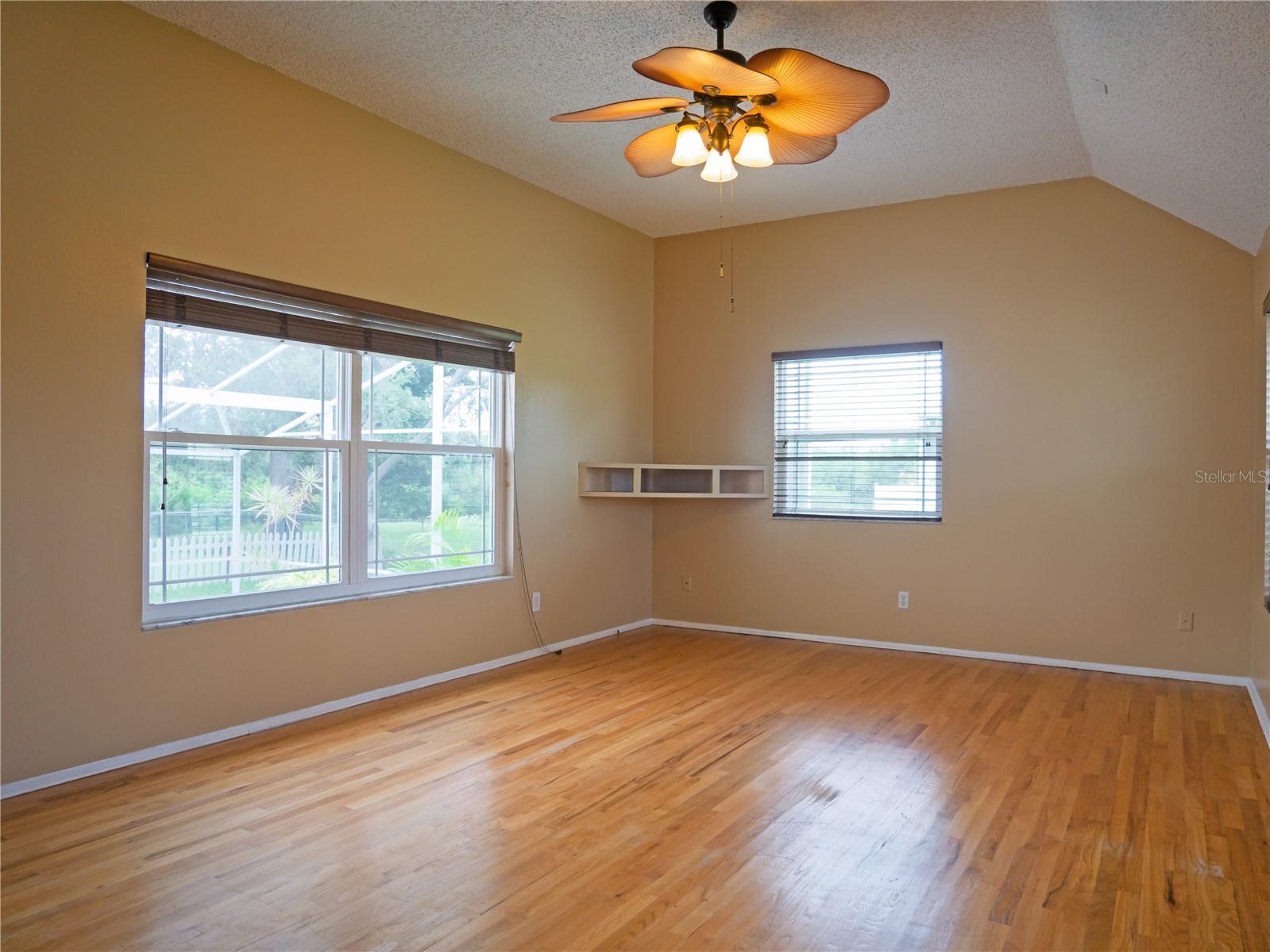 Image 14 of 34 For 8759 Orient Way Ne