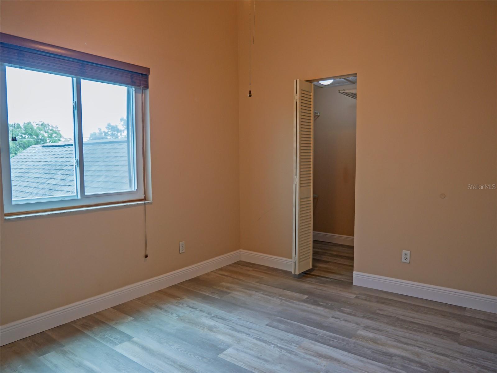 Image 22 of 34 For 8759 Orient Way Ne