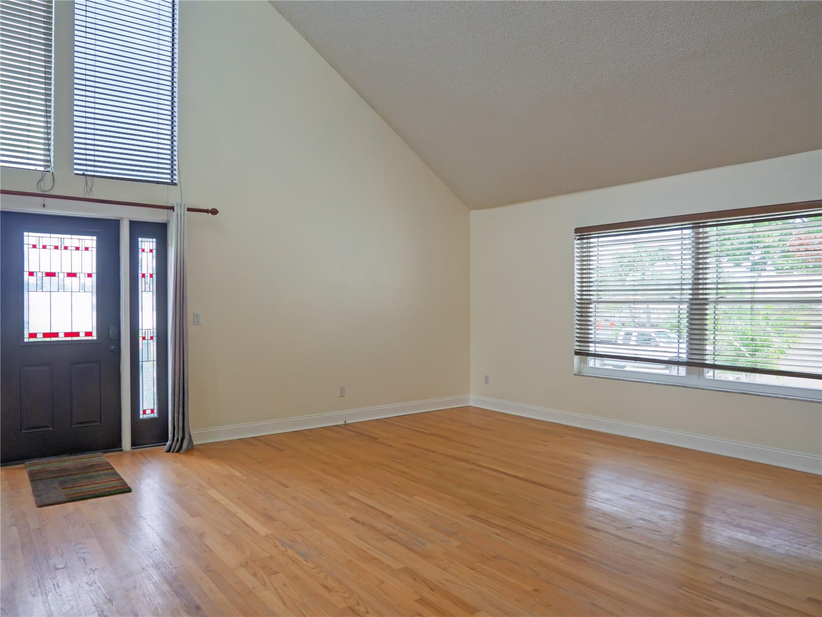 Image 7 of 34 For 8759 Orient Way Ne
