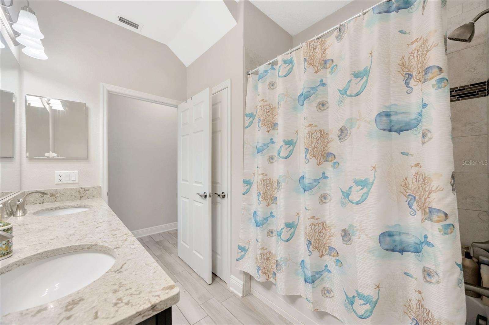 Image 28 of 55 For 18125 Roseate Drive