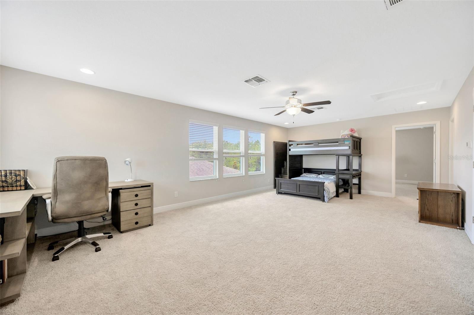 Image 36 of 55 For 18125 Roseate Drive