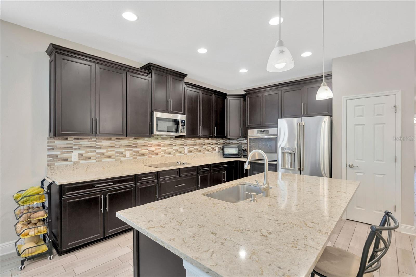 Image 6 of 55 For 18125 Roseate Drive