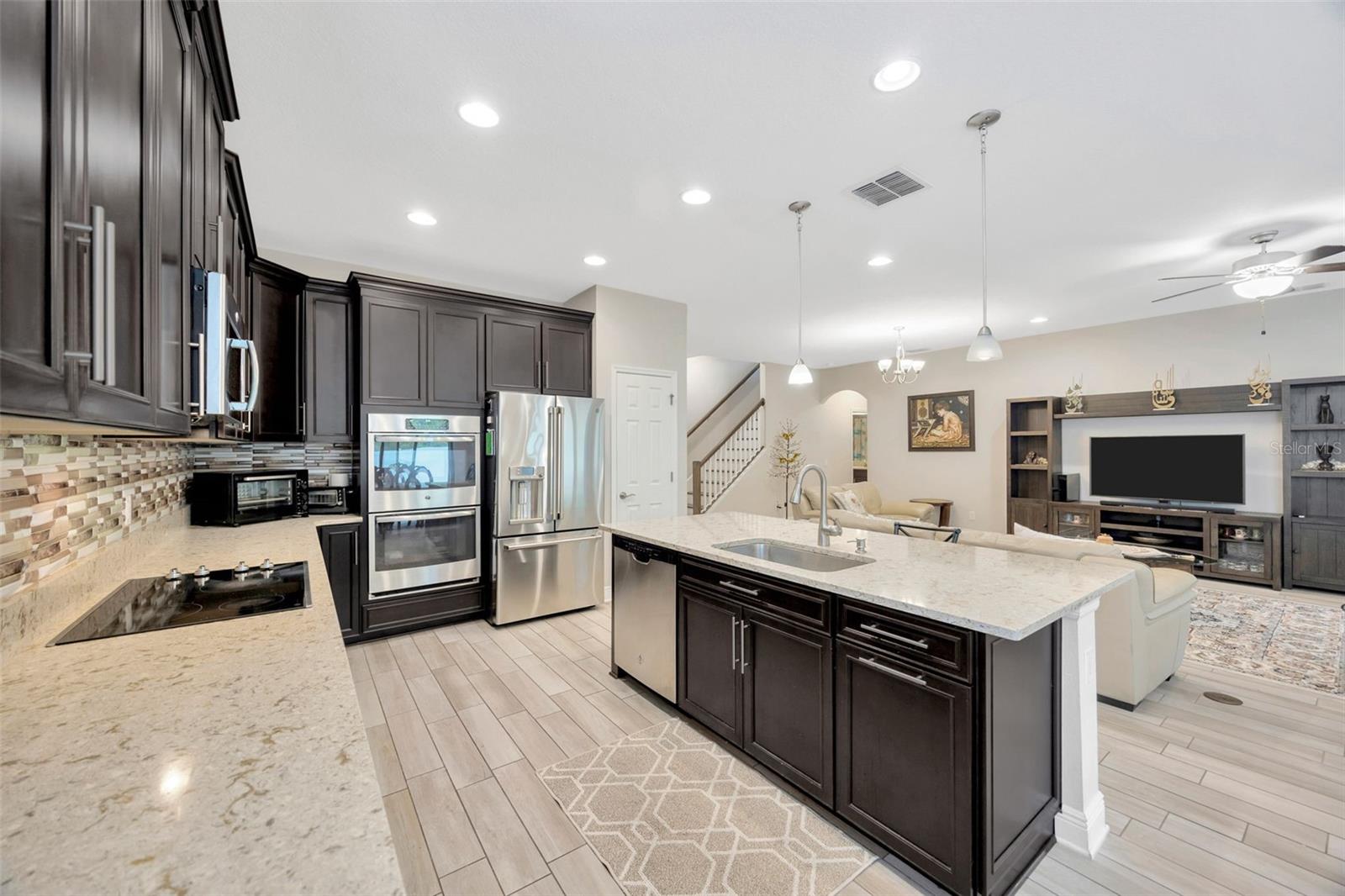Image 7 of 55 For 18125 Roseate Drive
