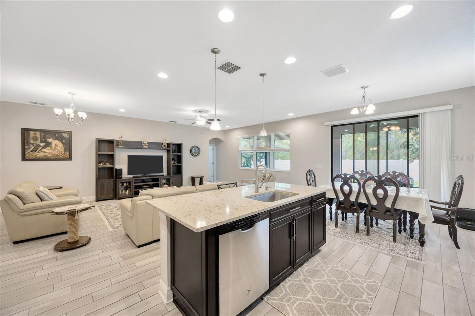 Image 9 of 55 For 18125 Roseate Drive