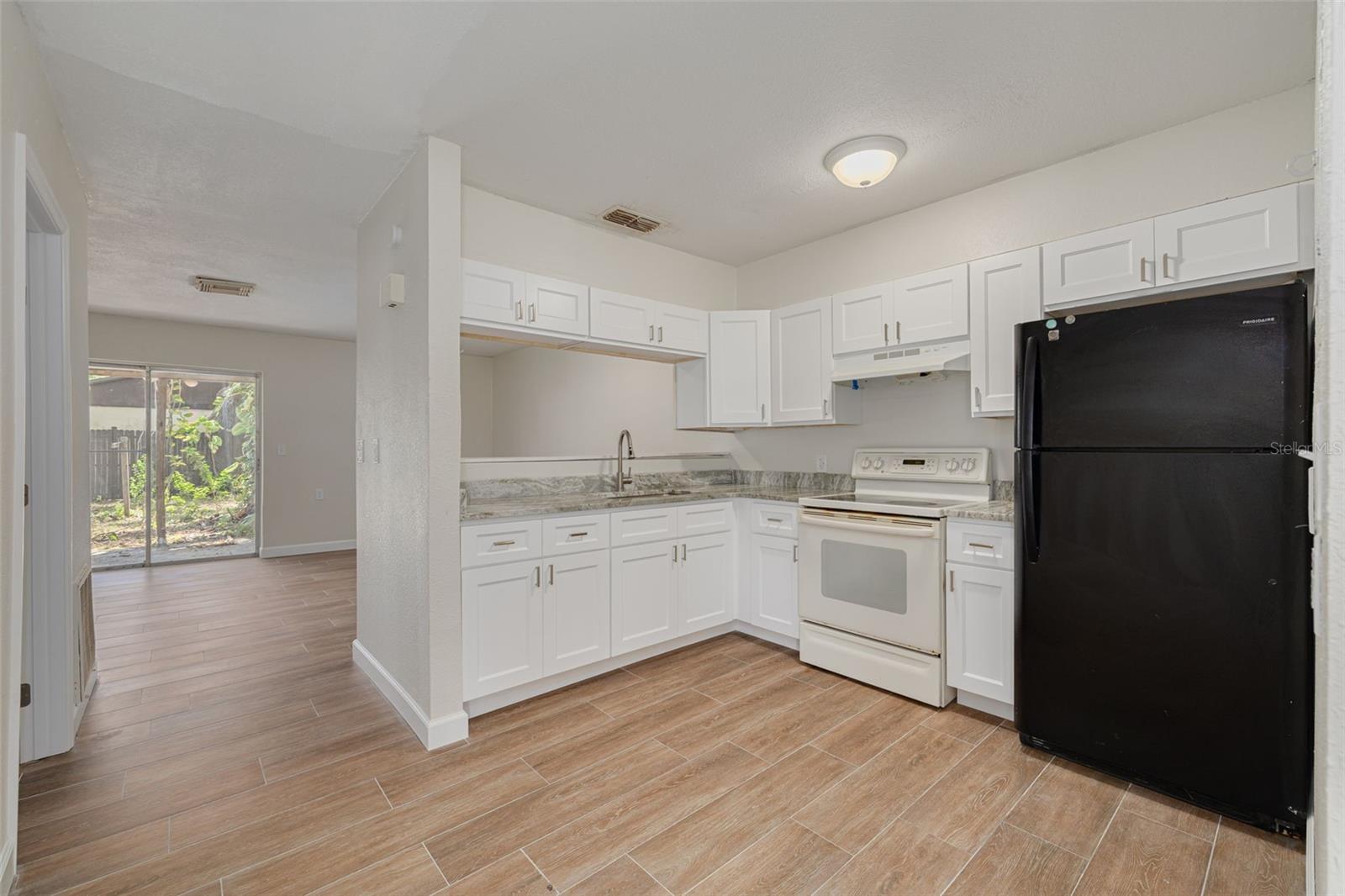 Image 3 of 16 For 7116-7120 Oakwood Drive