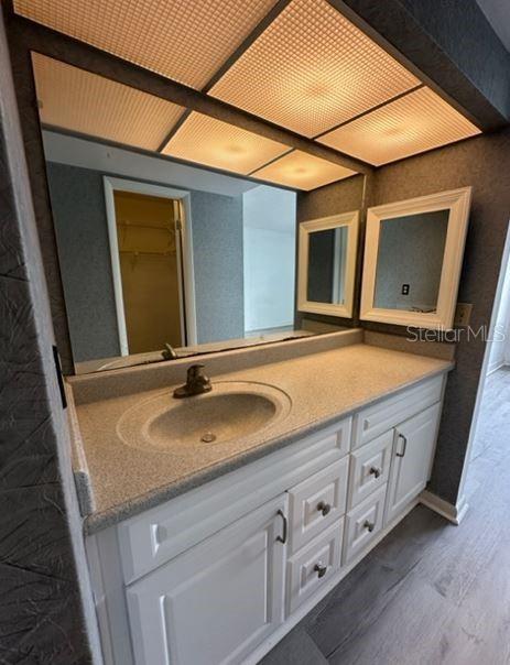 Image 11 of 18 For 2621 Cove Cay Drive 407