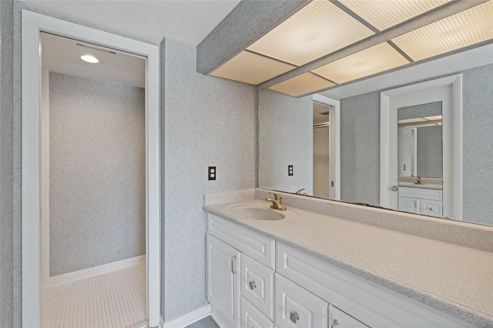 Image 20 of 47 For 2621 Cove Cay Drive 407