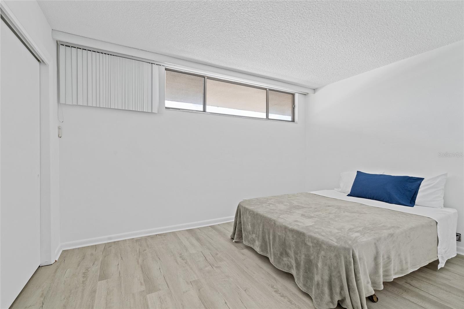 Image 24 of 47 For 2621 Cove Cay Drive 407
