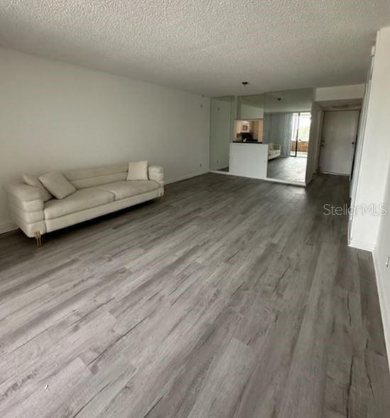 Image 4 of 18 For 2621 Cove Cay Drive 407