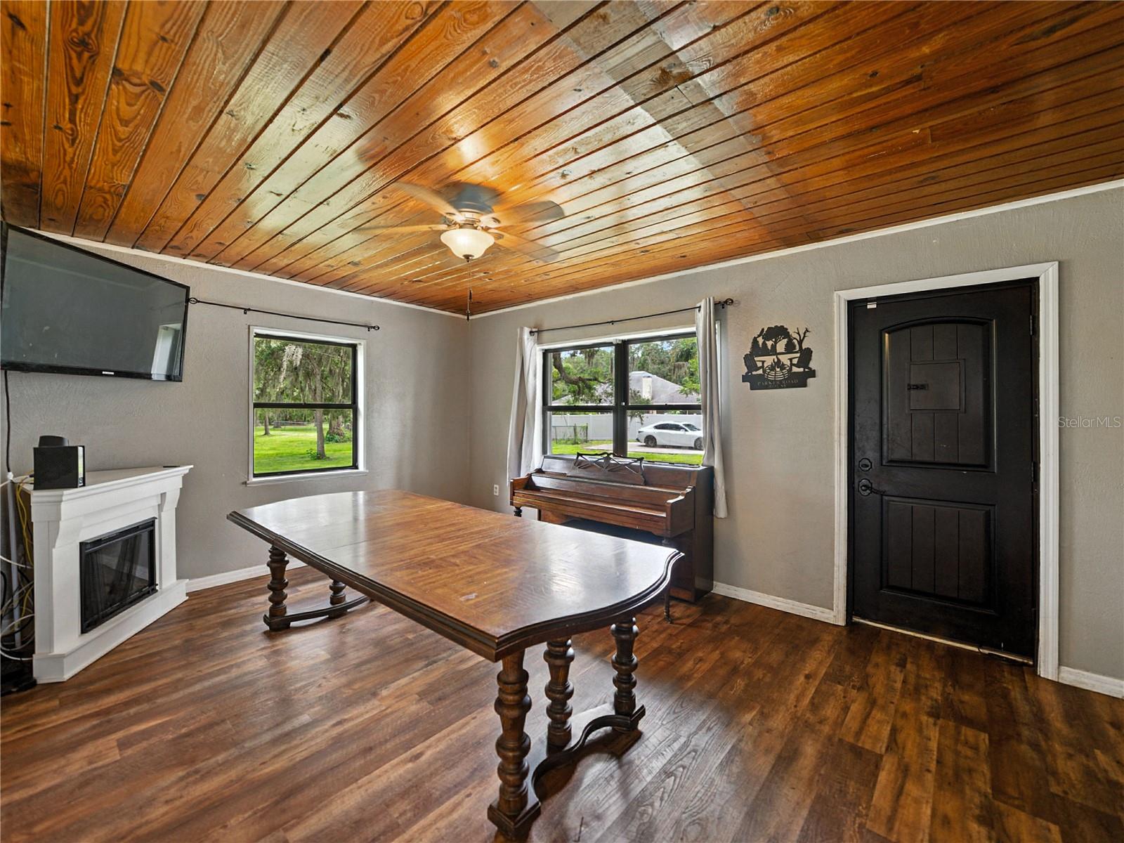 Image 15 of 60 For 2240 Parker Road