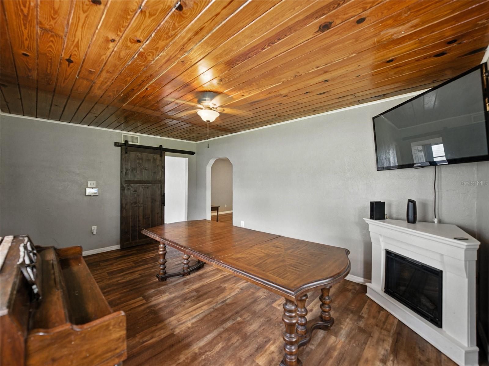 Image 16 of 60 For 2240 Parker Road