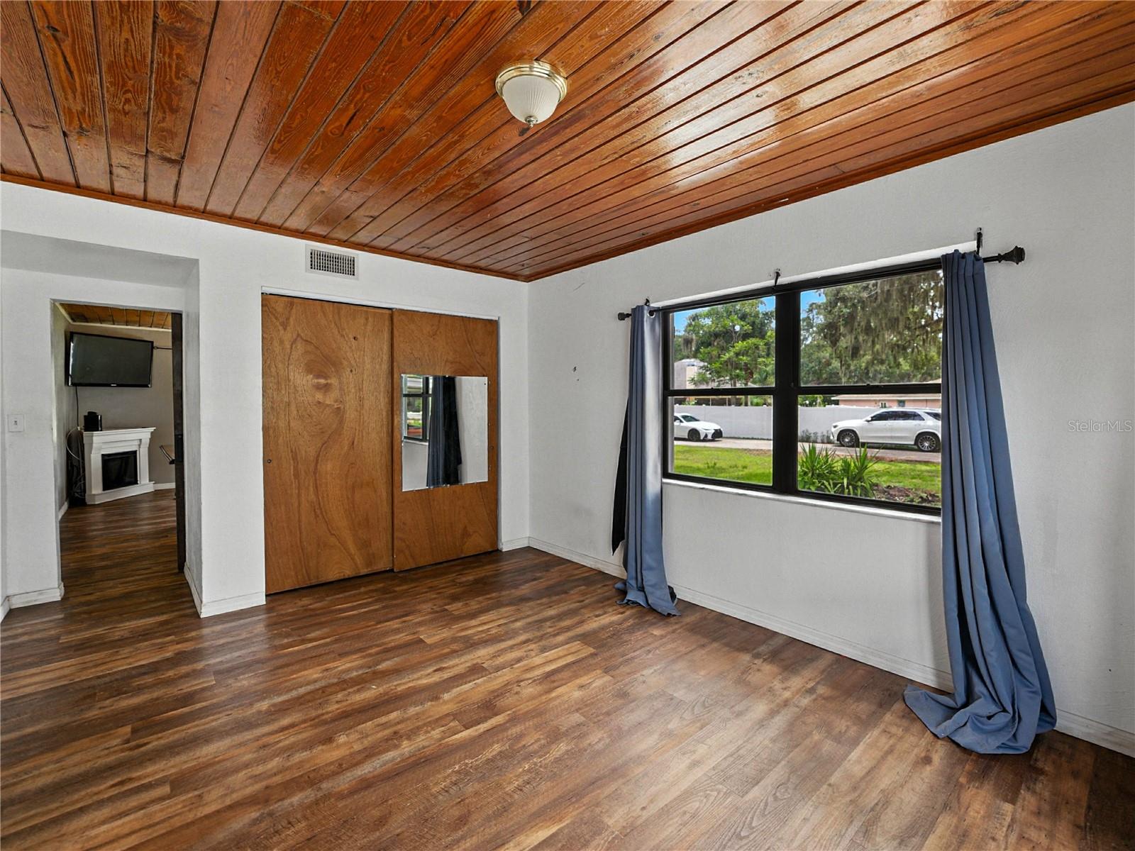 Image 19 of 60 For 2240 Parker Road
