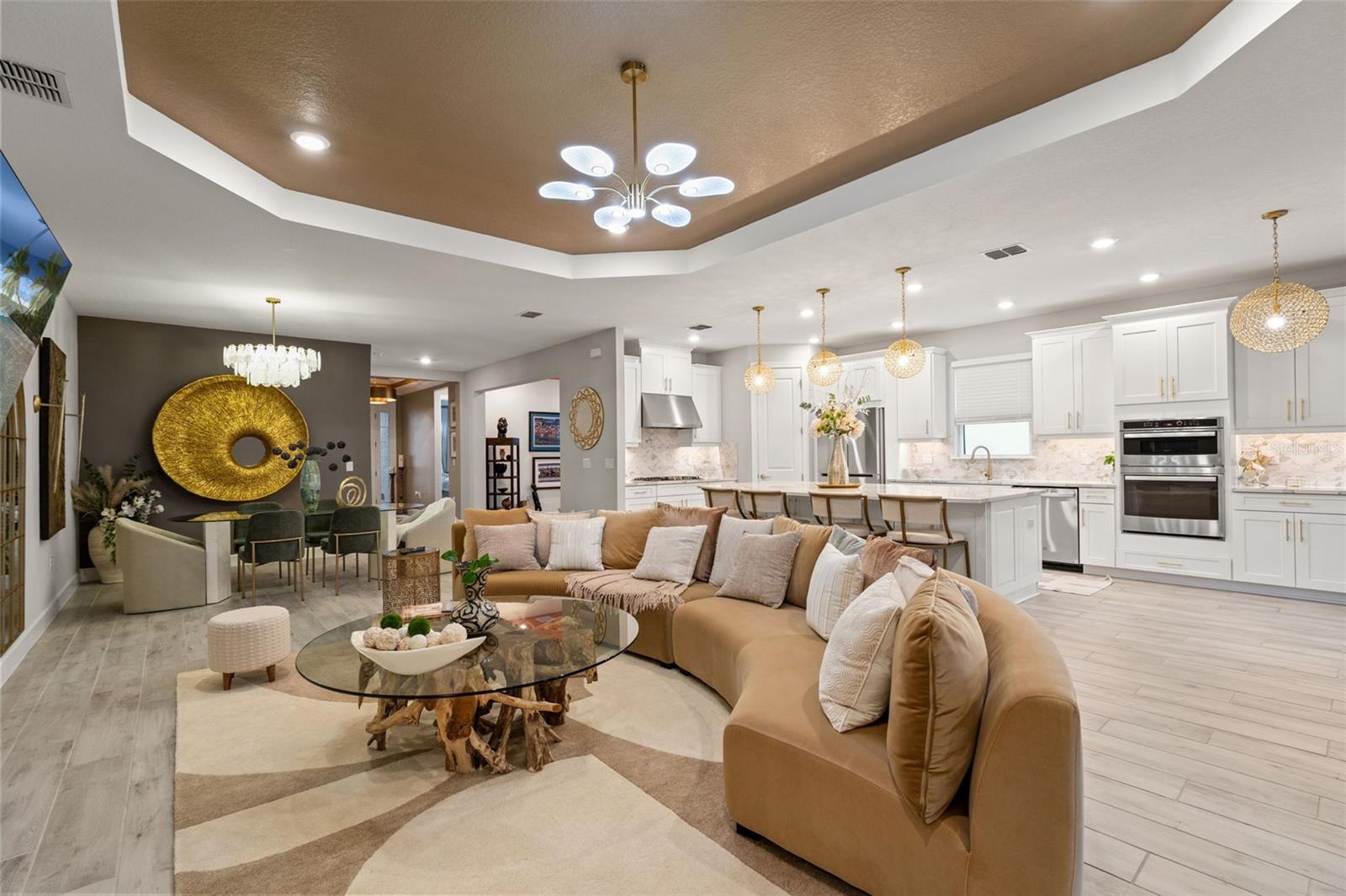 Listing photo id 14 for 4520 Freccia Loop