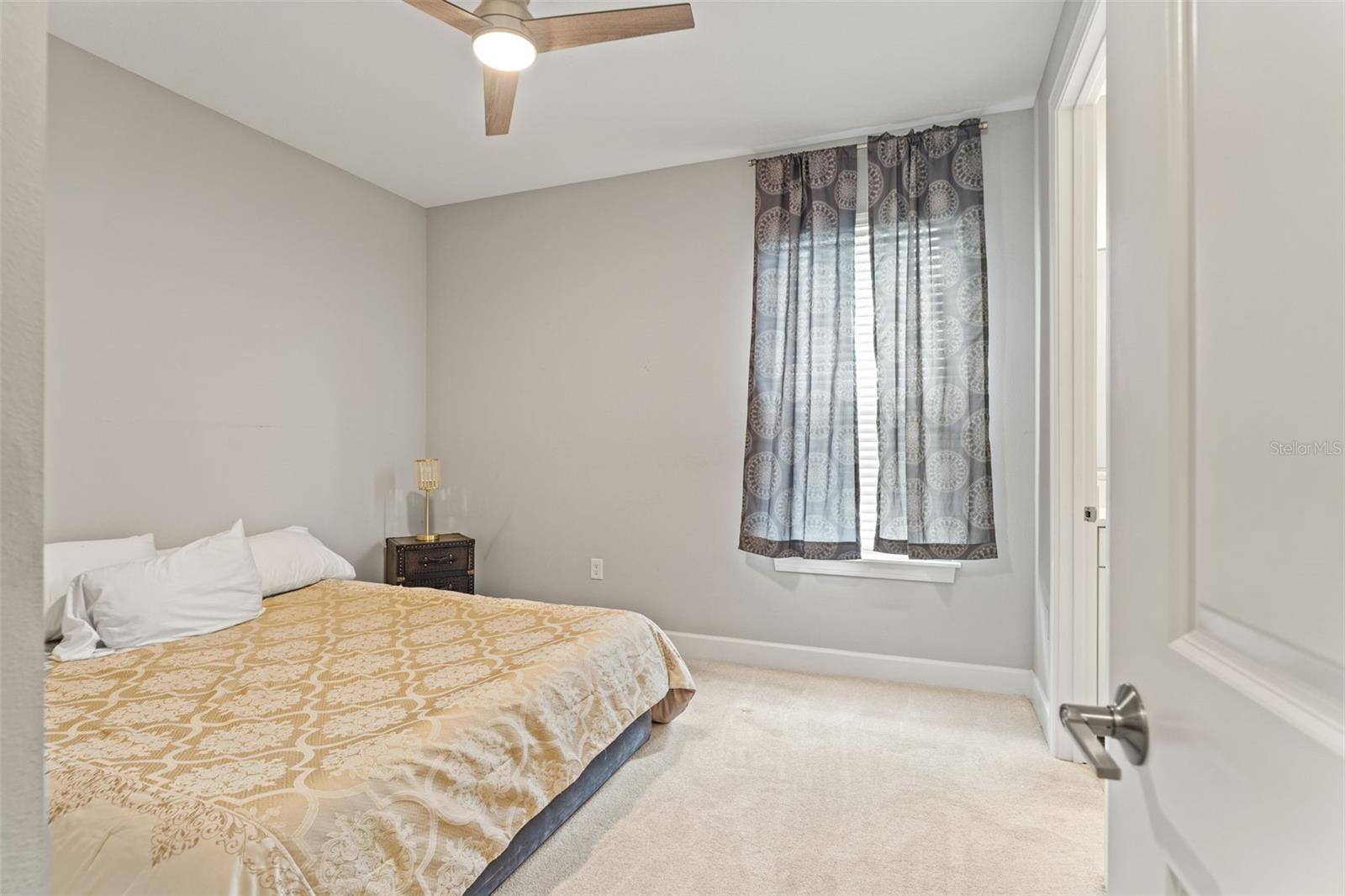 Listing photo id 35 for 4520 Freccia Loop