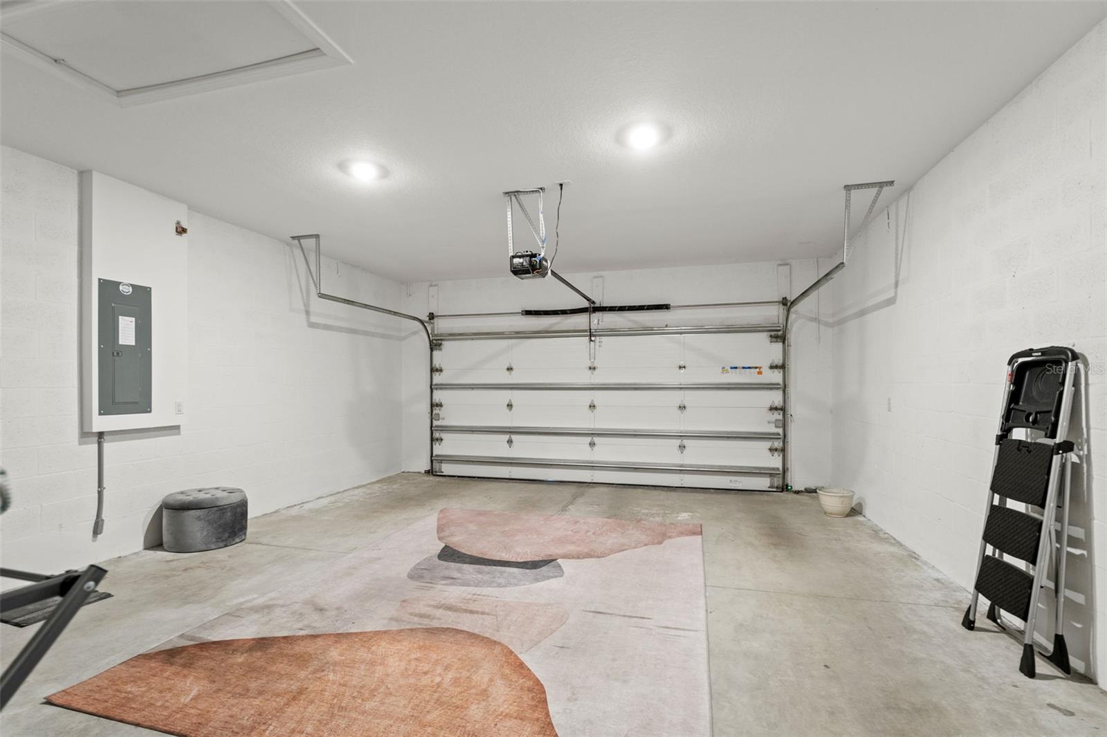 Listing photo id 38 for 4520 Freccia Loop