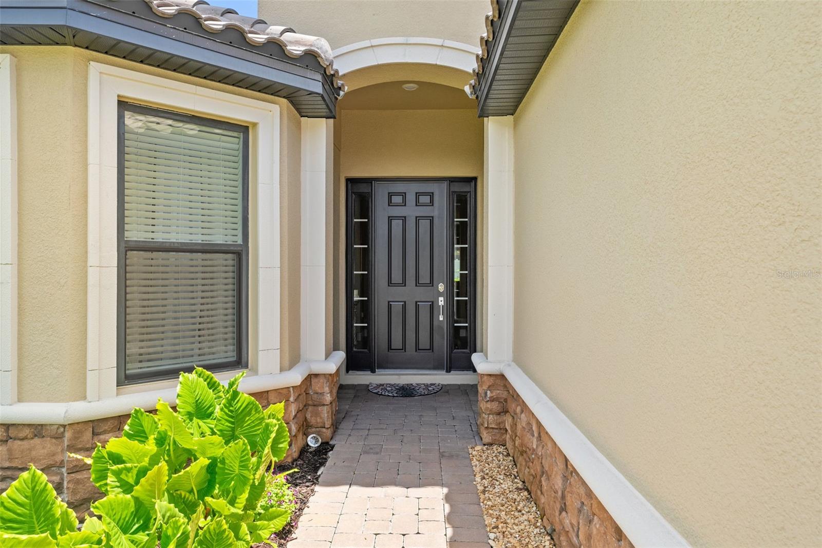 Listing photo id 3 for 4520 Freccia Loop