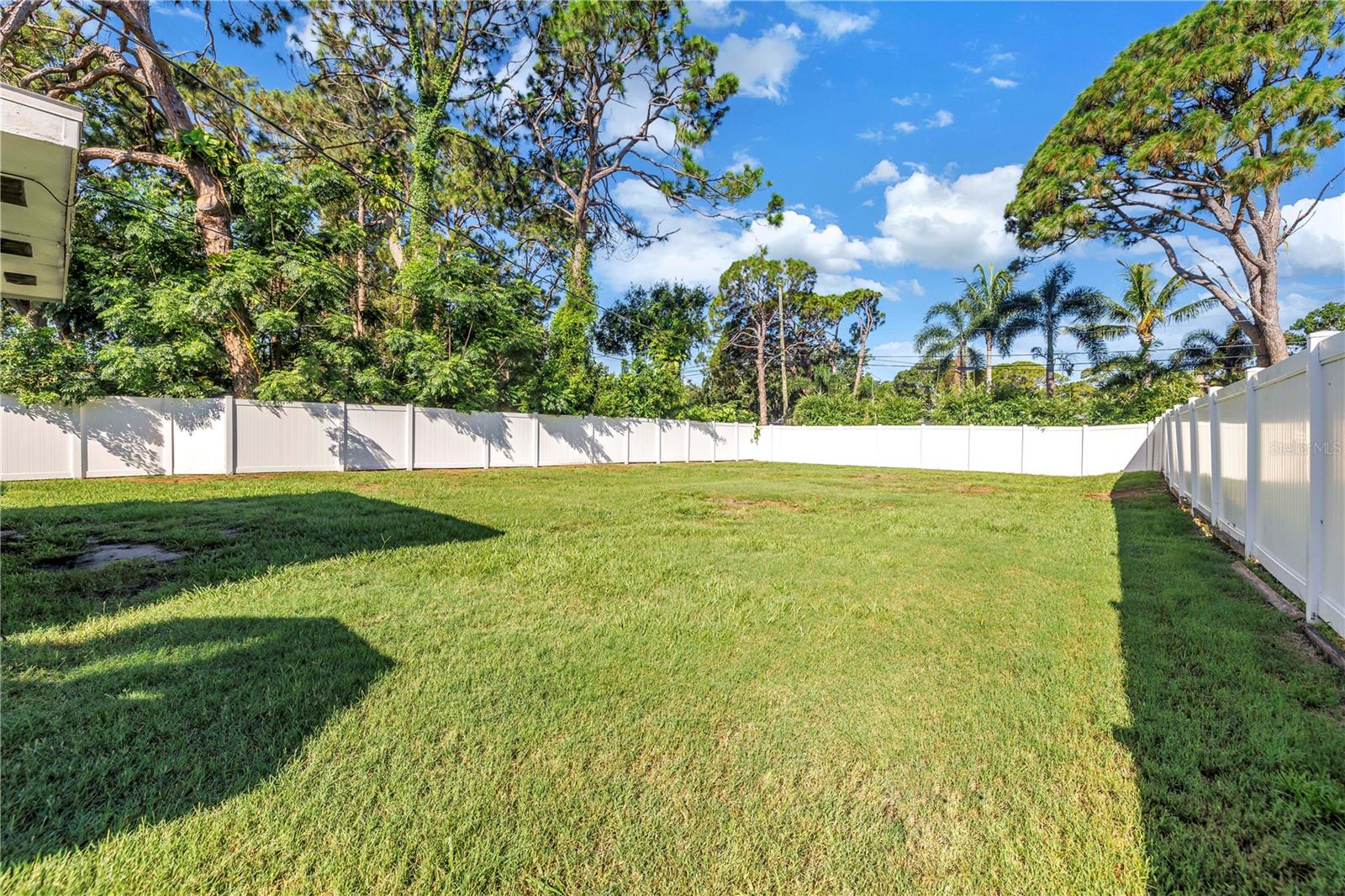 Image 2 of 47 For 2135 Desoto Way S
