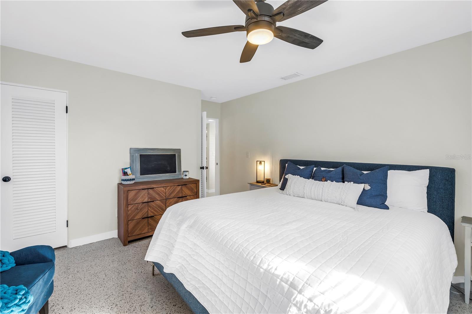 Image 25 of 47 For 2135 Desoto Way S