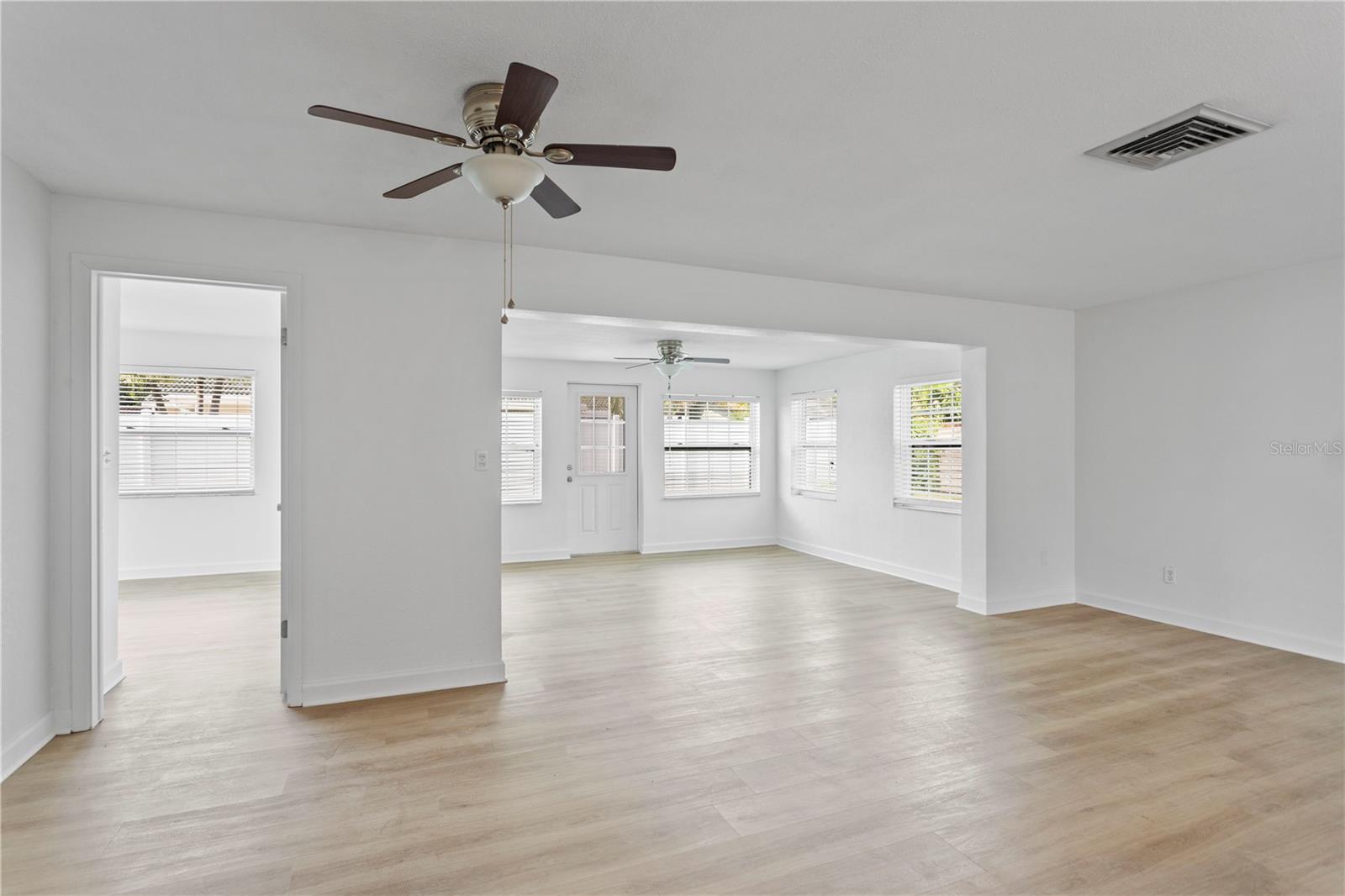 Image 11 of 32 For 11723 67th Avenue