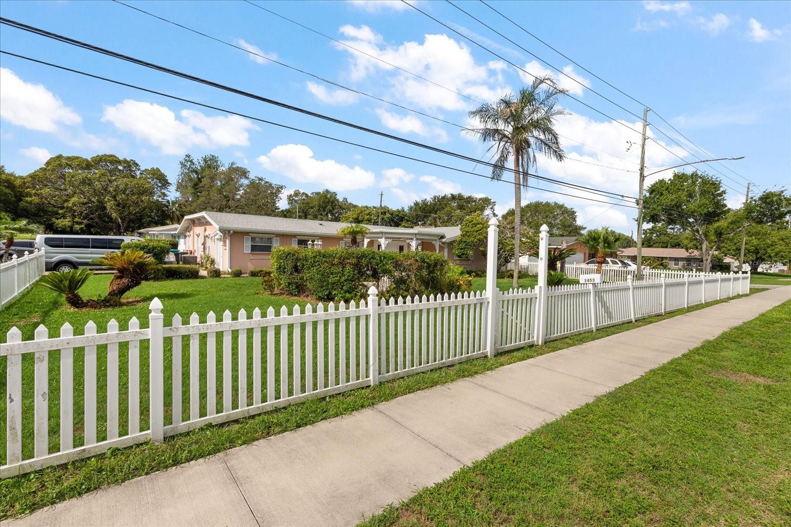Image 3 of 26 For 1453 Belleair Road
