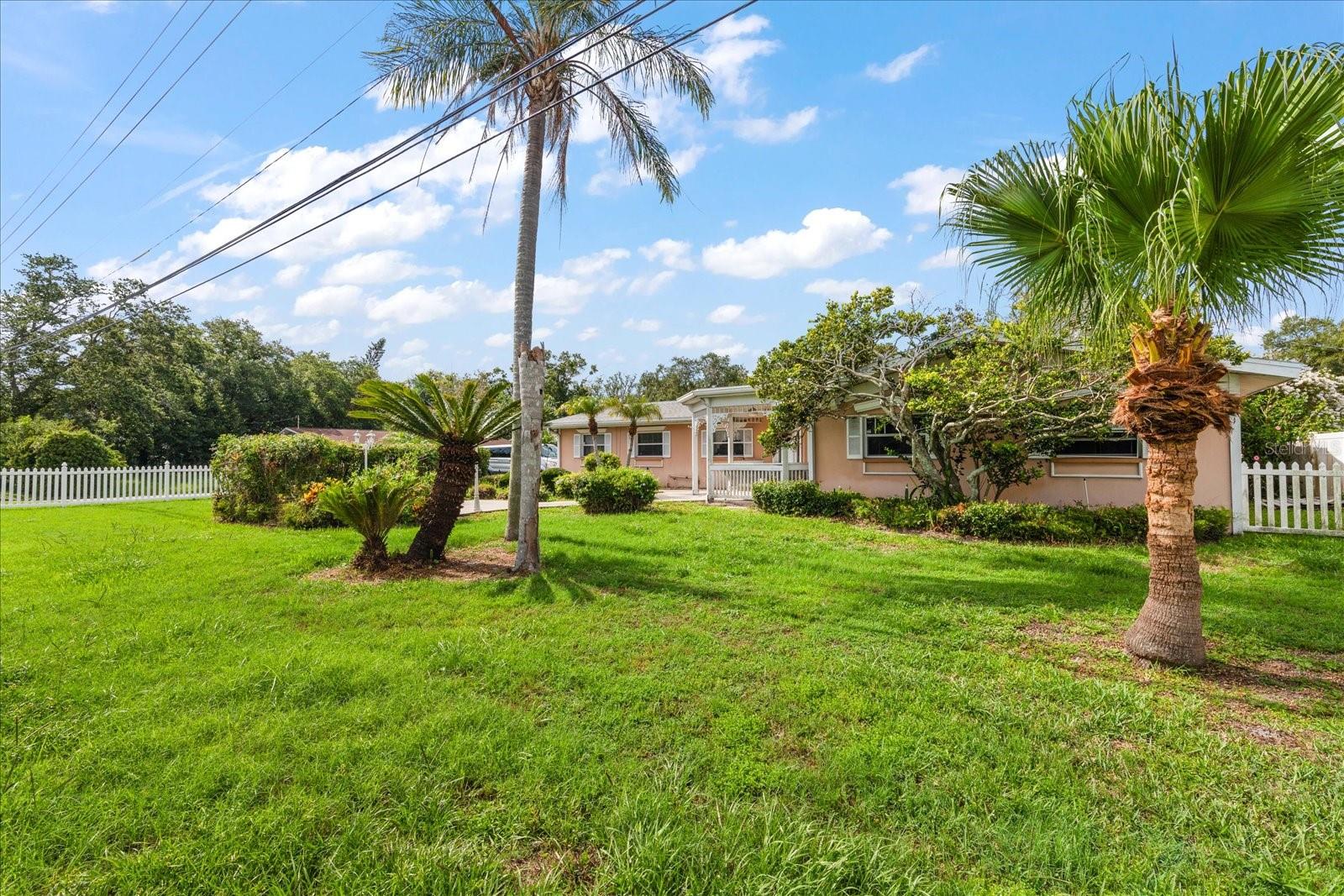 Image 4 of 26 For 1453 Belleair Road