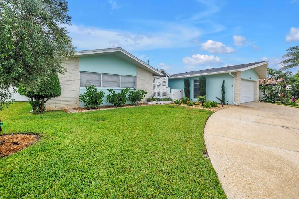 Image 2 of 47 For 1389 High Bluff Drive N