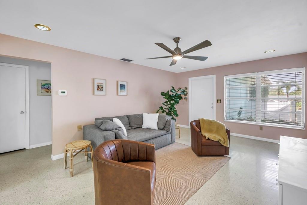 Image 20 of 47 For 1389 High Bluff Drive N