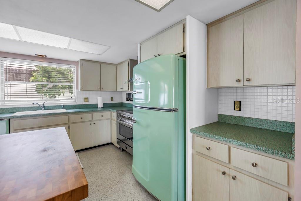 Image 23 of 47 For 1389 High Bluff Drive N
