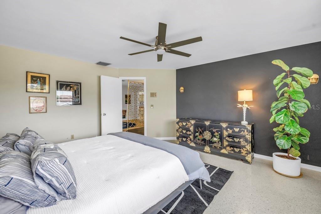Image 29 of 47 For 1389 High Bluff Drive N