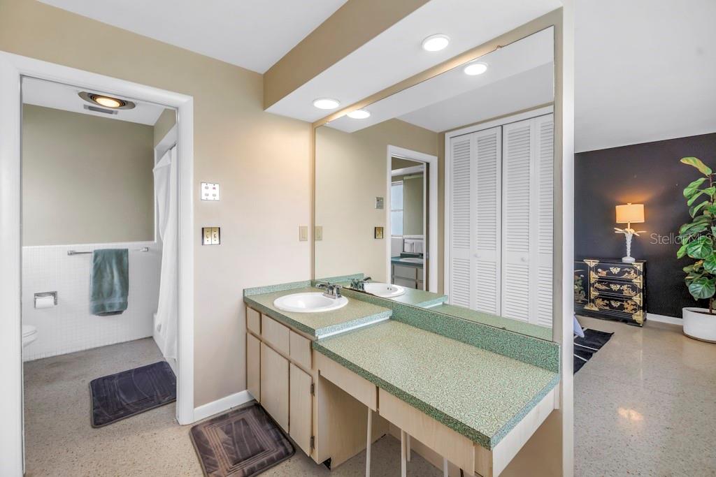 Image 31 of 47 For 1389 High Bluff Drive N