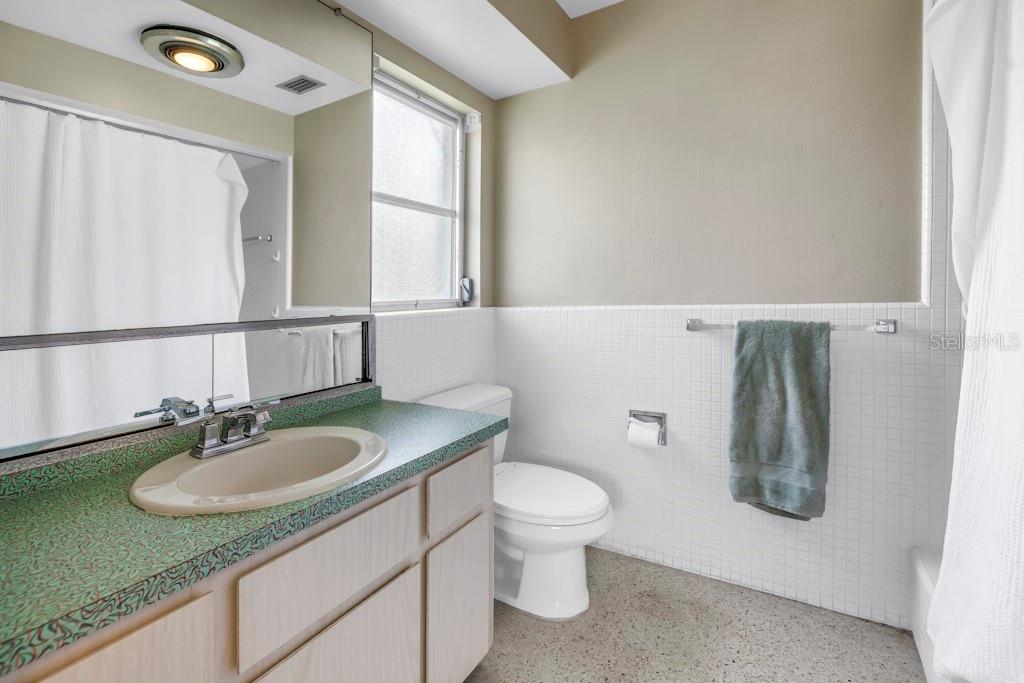 Image 32 of 47 For 1389 High Bluff Drive N