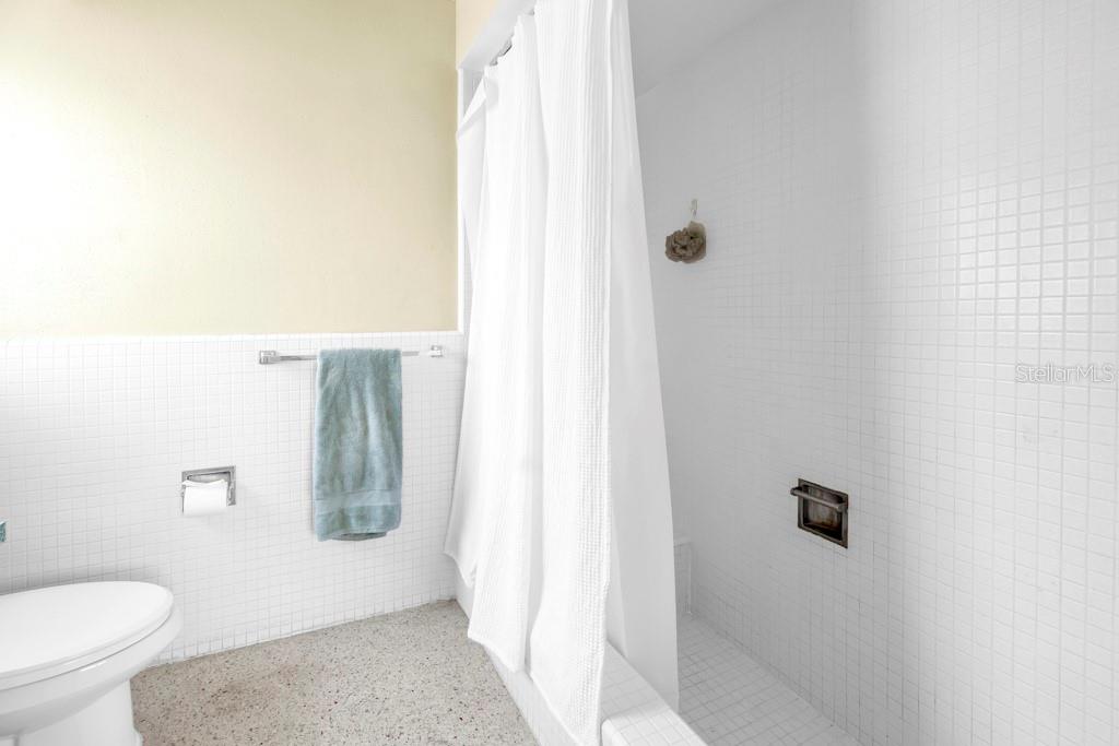 Image 33 of 47 For 1389 High Bluff Drive N