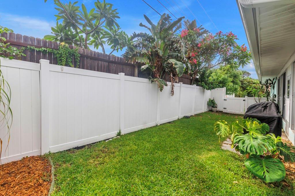 Image 41 of 47 For 1389 High Bluff Drive N