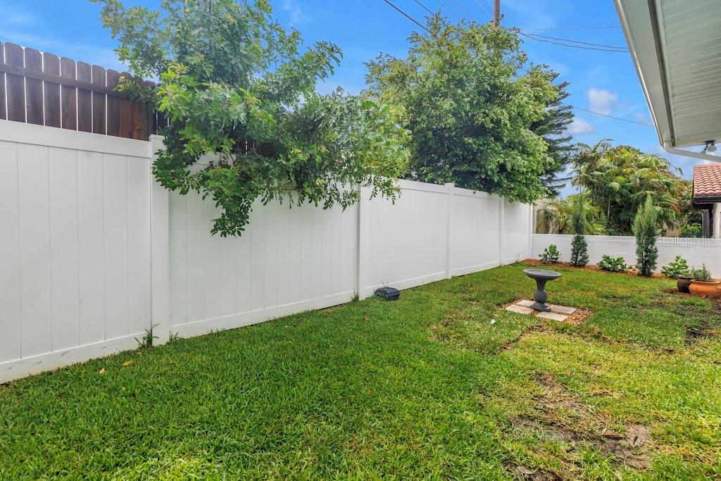Image 42 of 47 For 1389 High Bluff Drive N