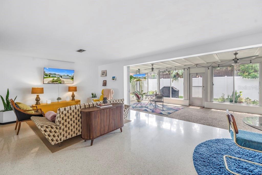 Image 7 of 47 For 1389 High Bluff Drive N