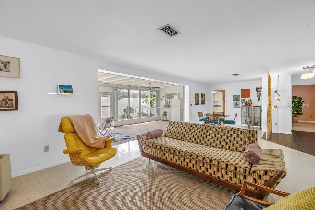 Image 8 of 47 For 1389 High Bluff Drive N