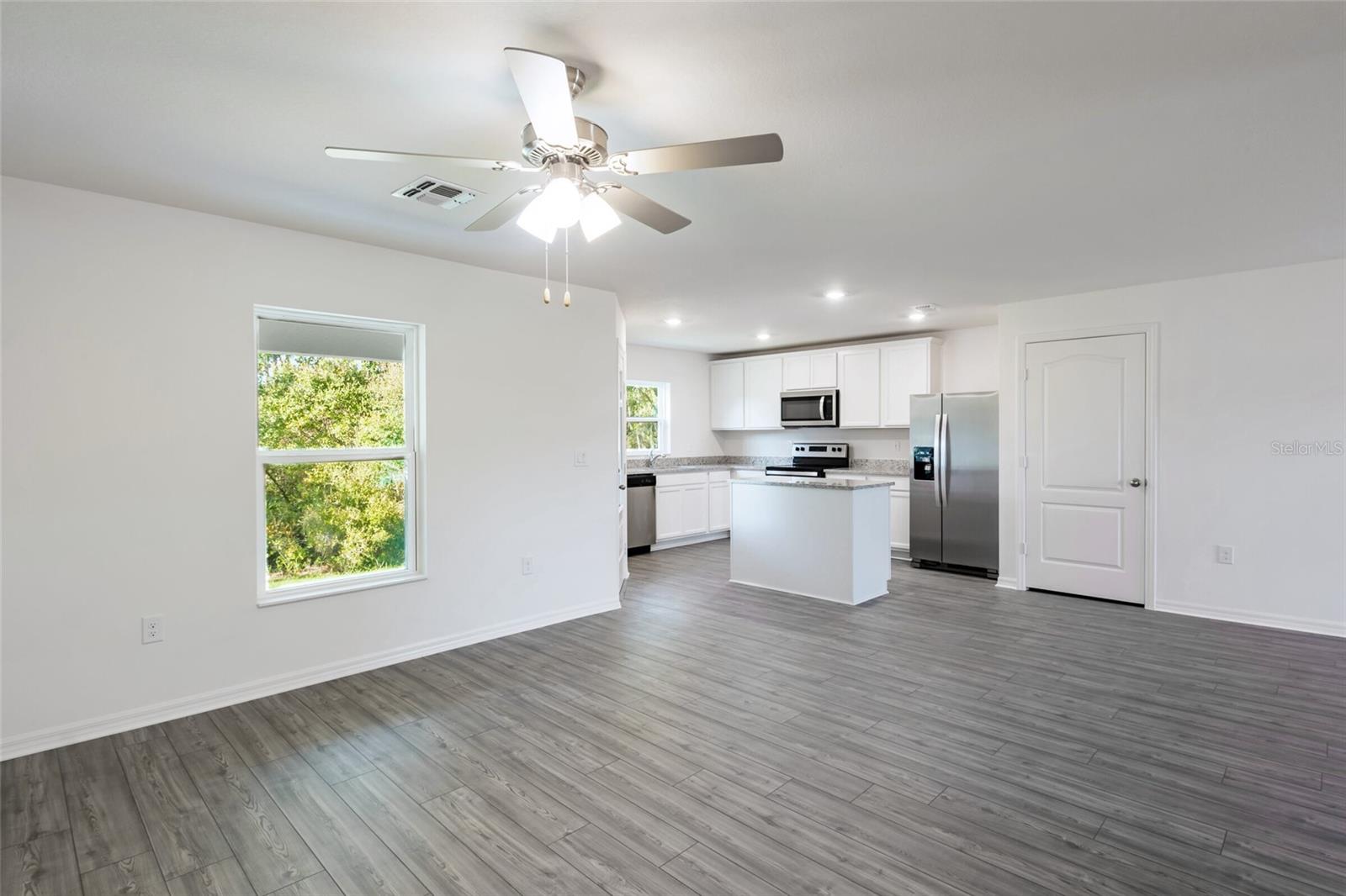 Image 4 of 16 For 563 Bay Leaf Drive
