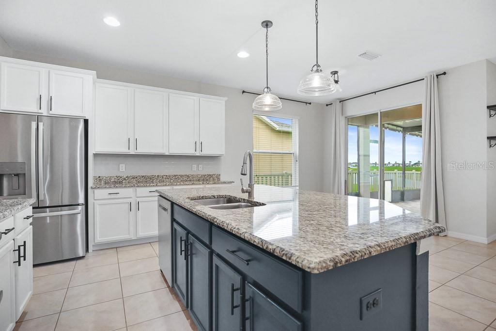 Image 12 of 38 For 13333 Palmera Vista Drive