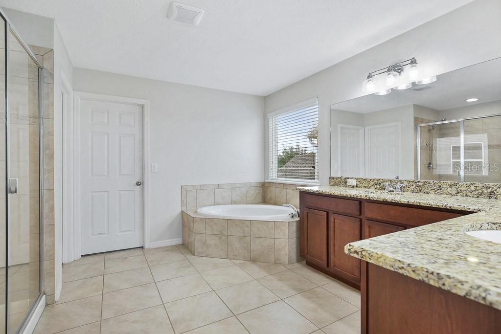 Image 24 of 38 For 13333 Palmera Vista Drive