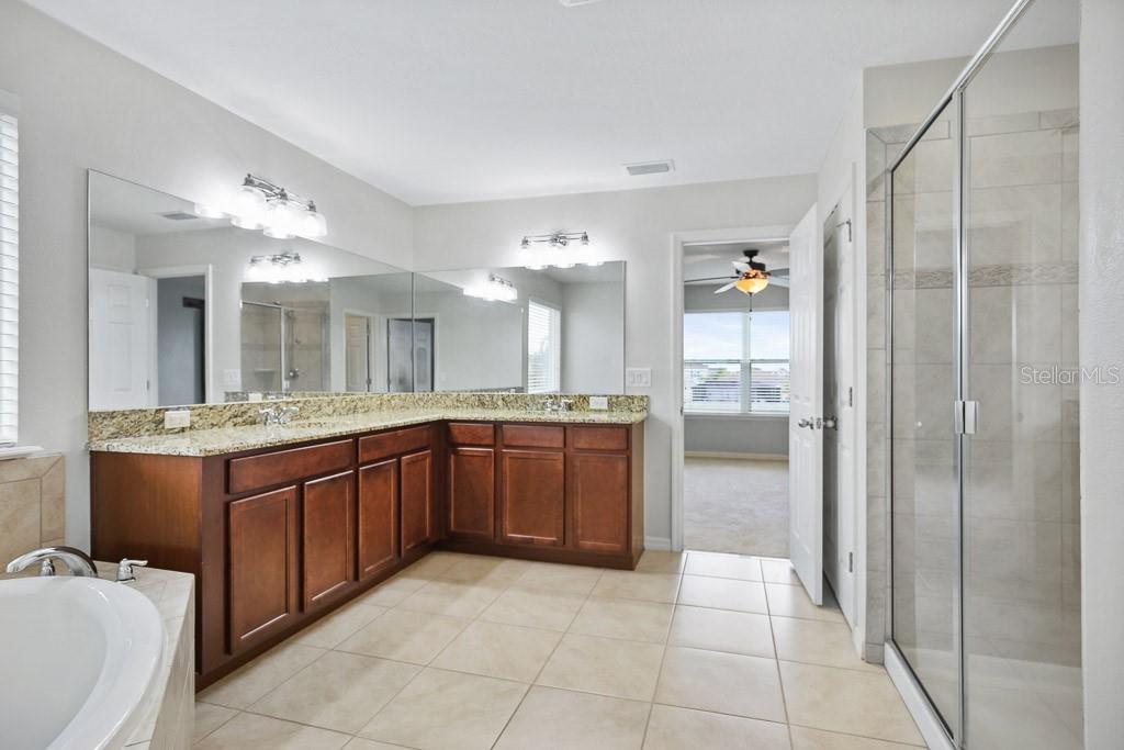 Image 25 of 38 For 13333 Palmera Vista Drive