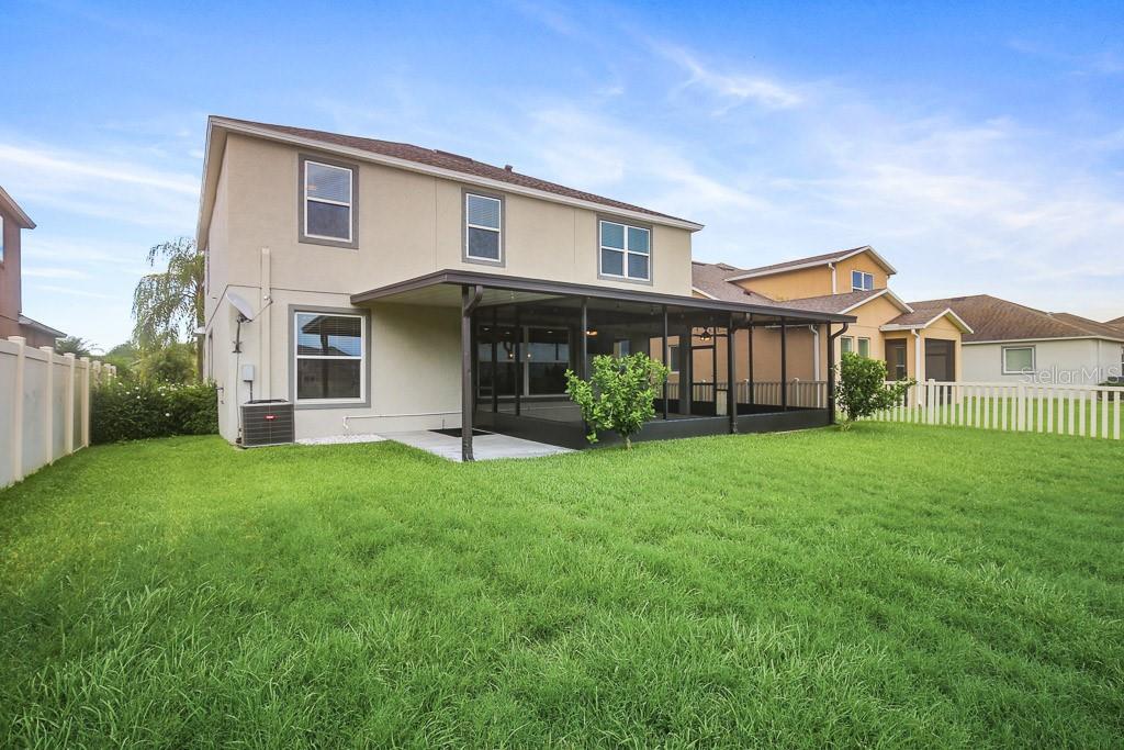 Image 34 of 38 For 13333 Palmera Vista Drive