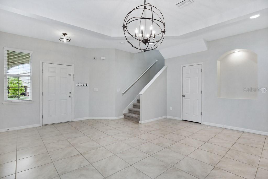 Image 5 of 38 For 13333 Palmera Vista Drive