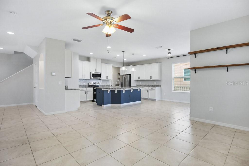 Image 7 of 38 For 13333 Palmera Vista Drive
