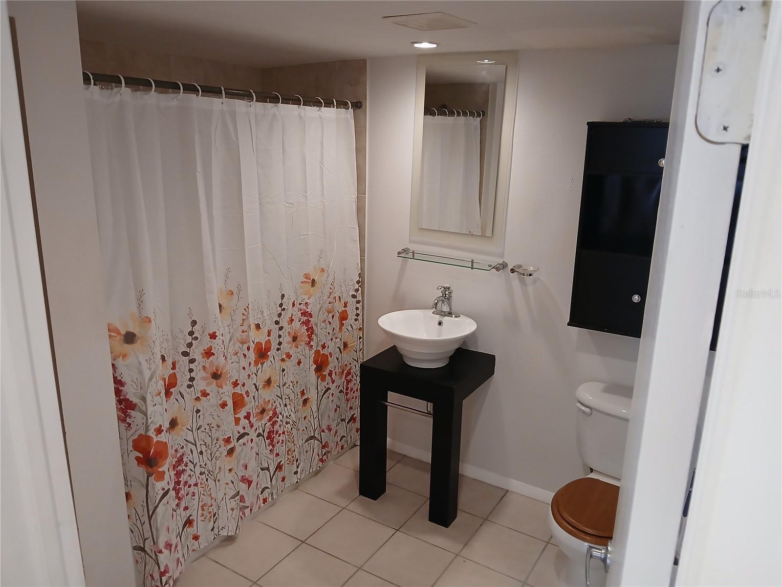 Image 10 of 14 For 701 Madison Avenue 417