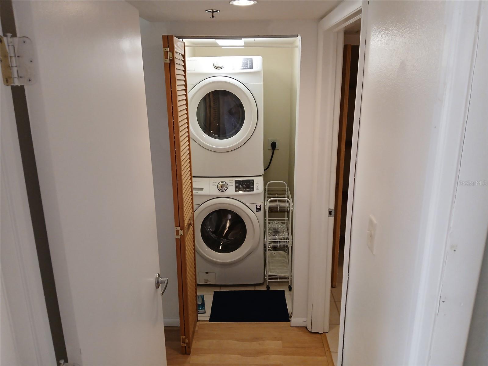 Image 8 of 14 For 701 Madison Avenue 417