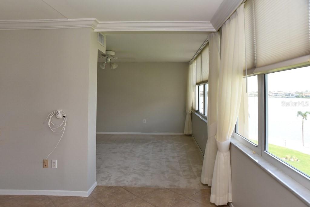 Image 16 of 68 For 5108 Brittany Drive S 405