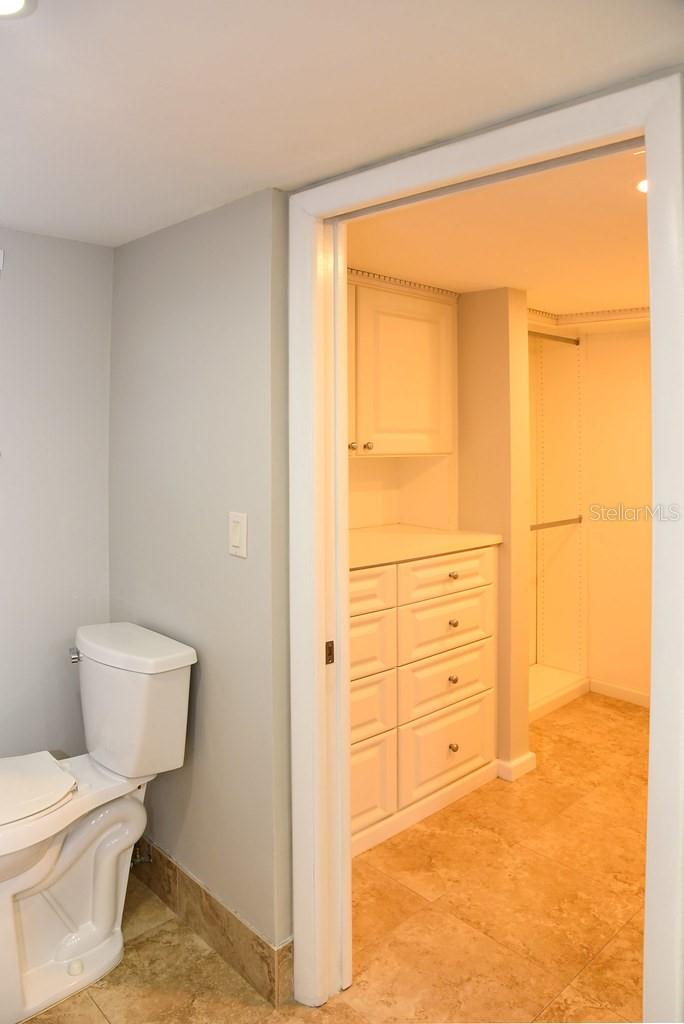 Image 23 of 68 For 5108 Brittany Drive S 405