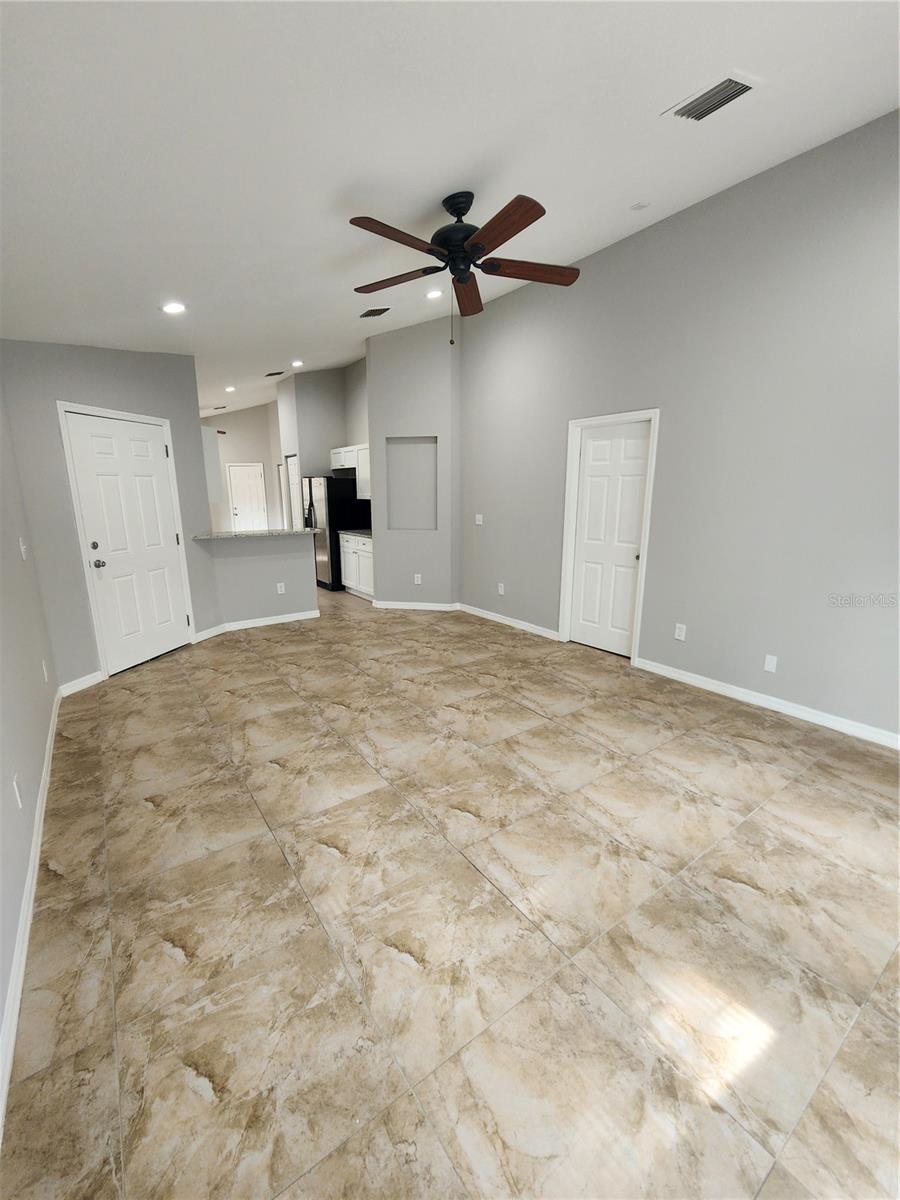 Image 12 of 19 For 3407 Comanche Avenue