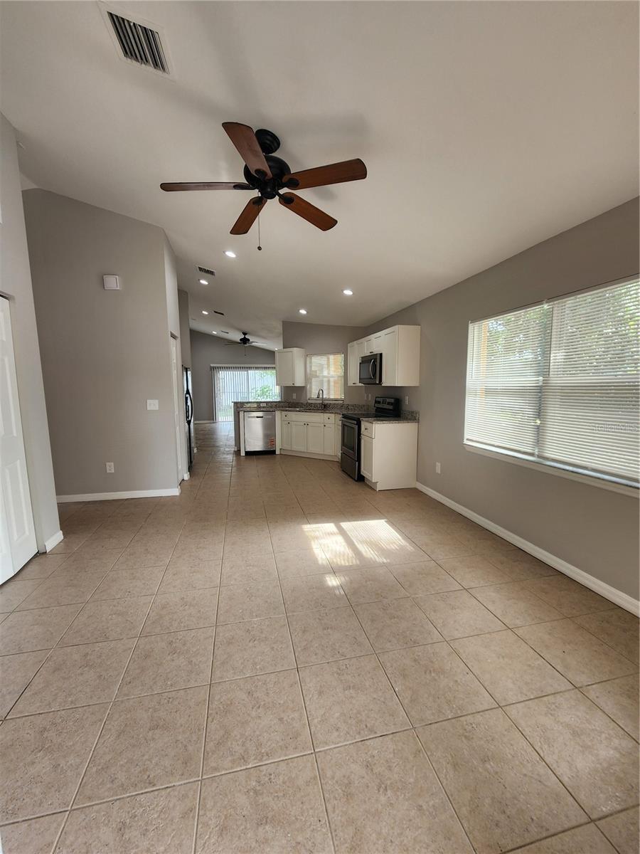 Image 4 of 19 For 3407 Comanche Avenue